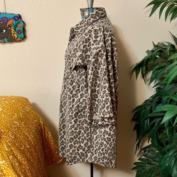 Vintage 80s leopard print button down blouse - Picture 9 of 11